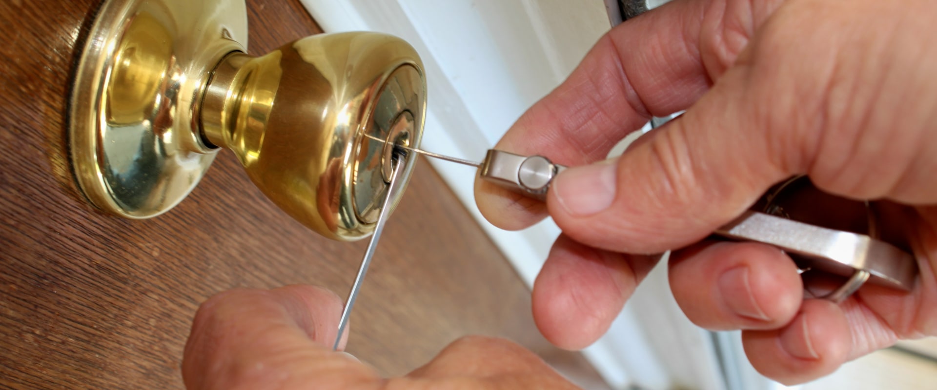Do Residential Locksmiths Offer Door Knob Replacement Services?